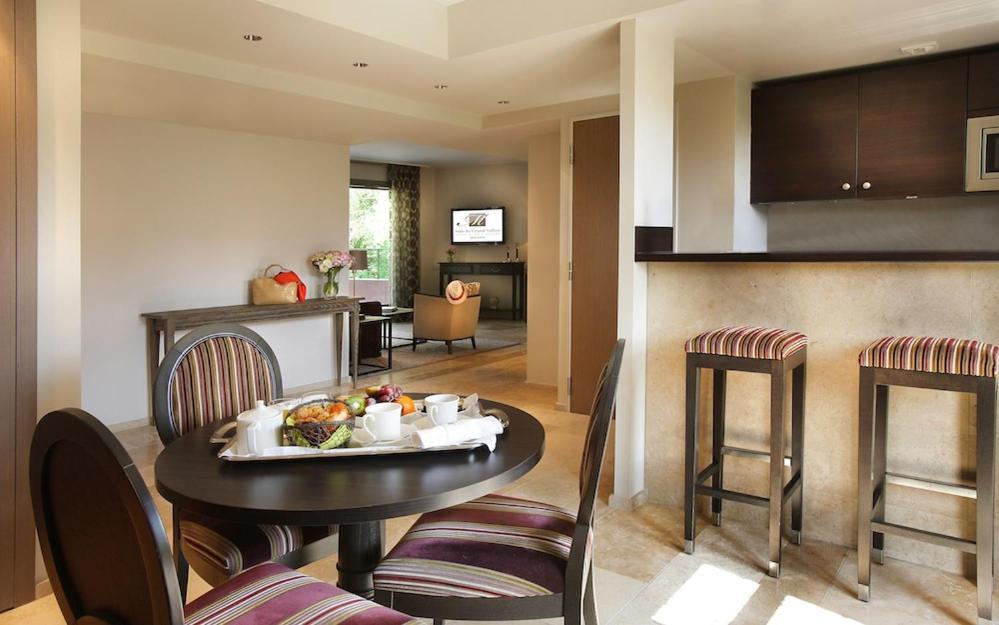 Residence Hoteliere 4 Etoiles Les Mas Du Grand Vallon 穆然 外观 照片