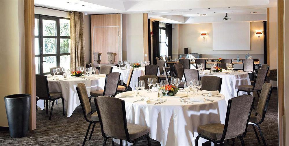 Residence Hoteliere 4 Etoiles Les Mas Du Grand Vallon 穆然 餐厅 照片