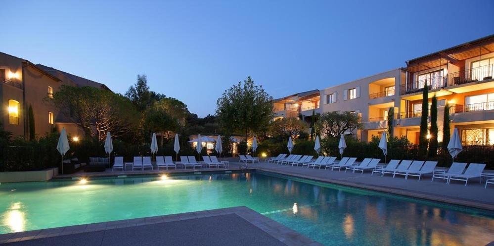 Residence Hoteliere 4 Etoiles Les Mas Du Grand Vallon 穆然 外观 照片
