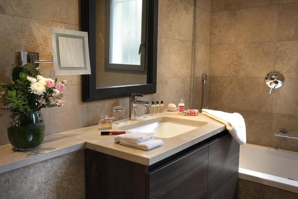 Residence Hoteliere 4 Etoiles Les Mas Du Grand Vallon 穆然 外观 照片